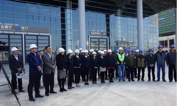 南寧市城鄉(xiāng)建設(shè)委員會(huì)領(lǐng)導(dǎo)深入南寧國際會(huì)展中心改擴(kuò)建工程配套設(shè)施（1#、2#、3#地塊）項(xiàng)目宣講十九大